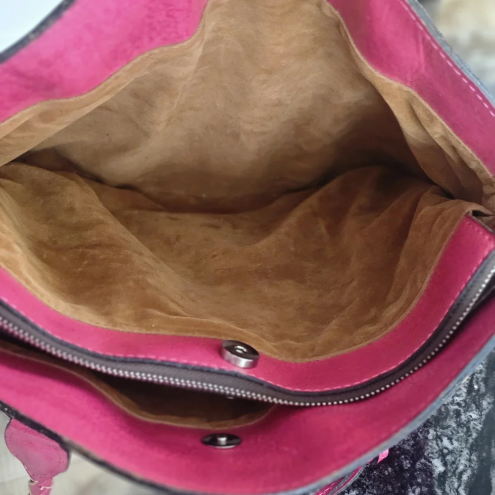 Patricia Nash Elegant Pink Embossed Handbag - Picture 6 of 14